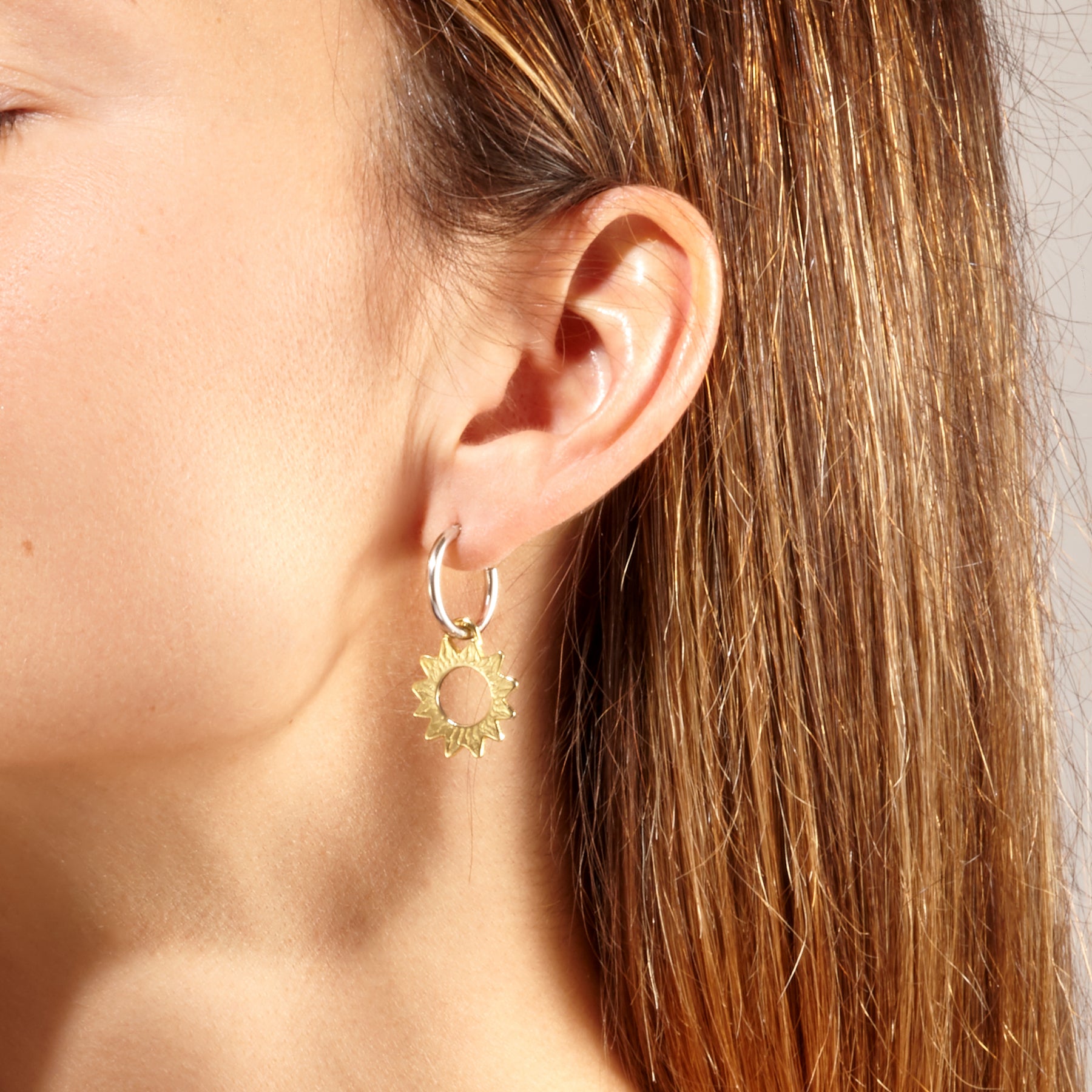 Orecchini in howlite naturale, orecchini in argento sterling 925, orecchini boho fatti a mano, gioielli pendenti, orecchini in argento da donna, regalo per lei - Italia