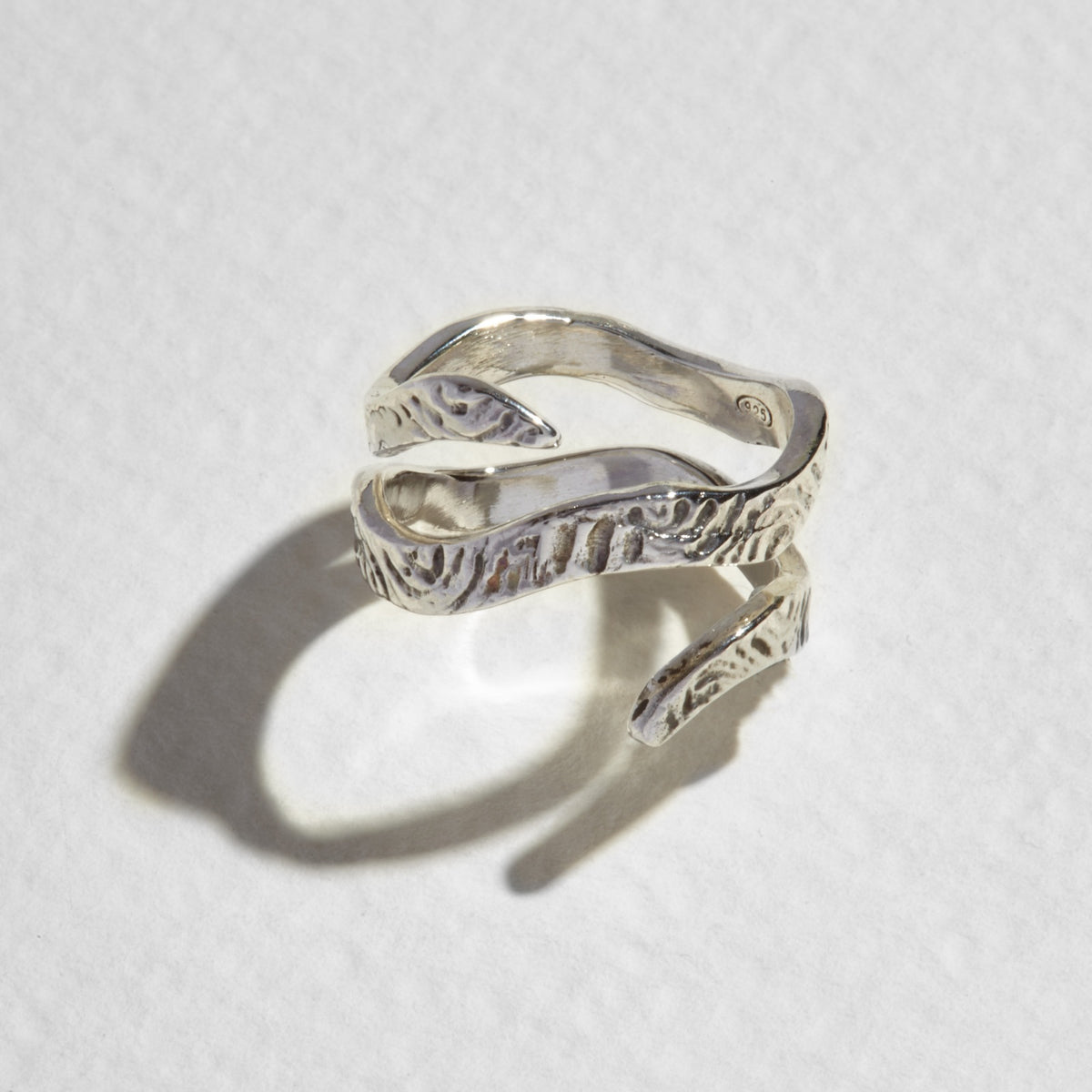 Anello ondulato– Francesco Tramontano Gioielli